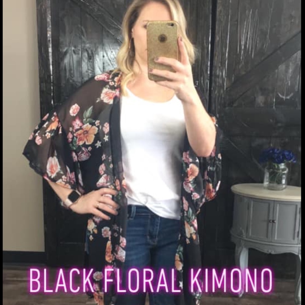 Black floral kimono